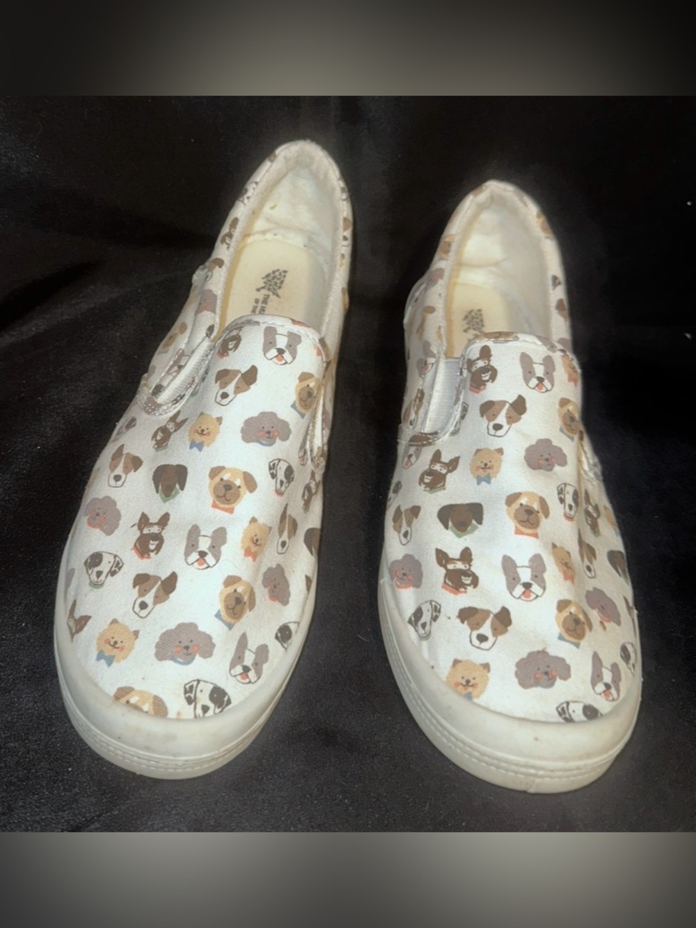 #S-1115 Womens White Slip-On Sneakers with Puppy Print